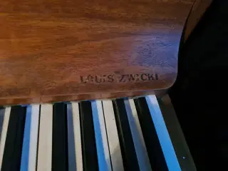 louis zwicki pianette sælges inkl. klaverbænk 