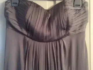 Smuk grå kjole