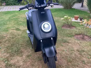 NIU NQI sport el scooter