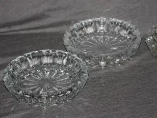 Askebæger diam. 15 cm pris for 4 stk.