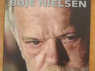Røvrendt, historien om Bøje Nielsen
