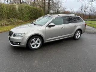 Skoda Octavia Combi 1.4 TSI DSG Style