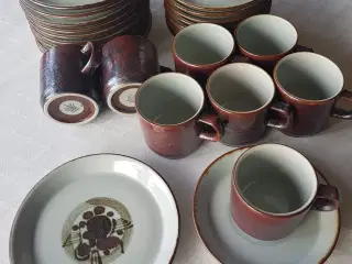 Thule kaffekopper med underkopper og tallerkener