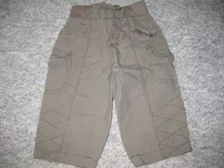 Str. 62, militærgrønne nye bukser