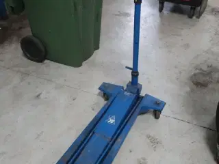 Donkraft AC 1300 kg.