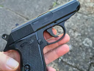 Walther PPK airsoft pistol