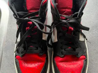 Air Jordans mid str. 41