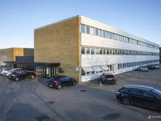 Lager/produktion/værksted kun 1.2 km fra motorvejsafkørsel