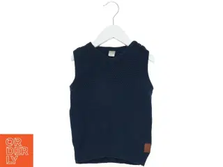 Strikket vest i mørkeblå fra Name It (str. 98)