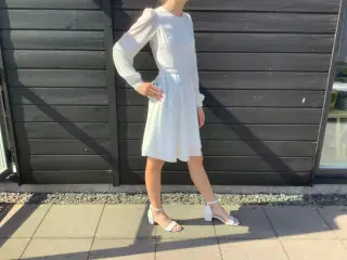 Konfirmations kjole fra 2023 Nicole de Val