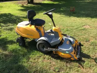 KØBES: Frontmonteret havetraktor.