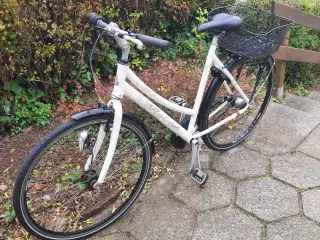 Damecykel Raleigh, hvid med 7 indvendige gear.