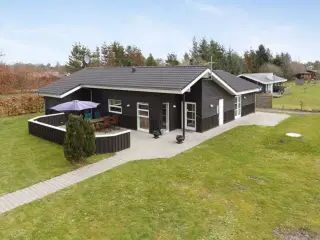 Poolhus til 9 personer p� �stkysten ved Hou/Hals
