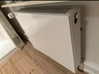 Pæne hvide næsten nye radiatorer