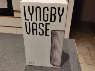 Lyngby vase i sort