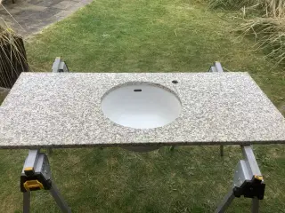 Granit - Bordplade med indbygget vask 