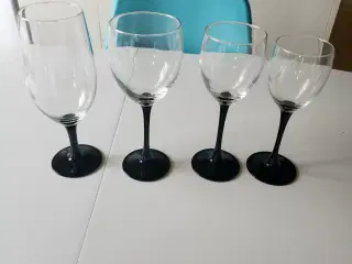 Luminarc glas med sort fod 