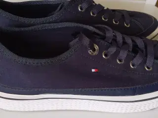 Tommy Hilfiger sneakers 