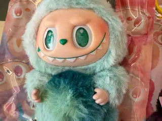 PopMart Labubu Version 3, Big into Energy
