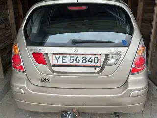 Suzuki Liana 1,6 Benzin – 2006 – Kun 154.241 km – 