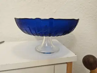 Blå glasskål på fod