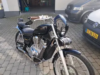 Suzuki 750 intruder