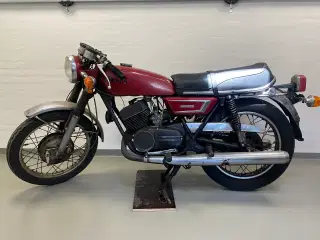 Yamaha ds7 250 