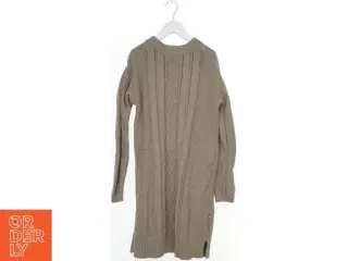 Lang strikket sweater fra Pomp de Lux (str. 152)