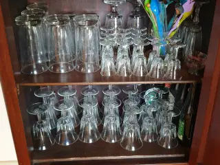 Vinglas og snapseglas Diamant 37stk ialt 150kr
