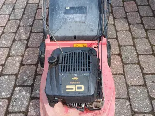 Selvkørende med opsamler sælges i 9610