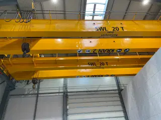 Travers kran 20 ton. 