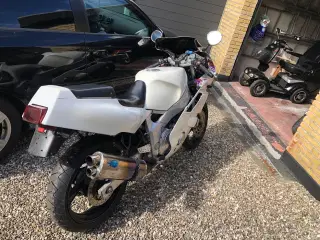 Yamaha fzr 600HE