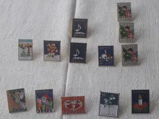Pins med julemærker