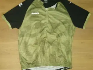 DIADORA CYKEL TRØJE, STR. XXL, SOM NY