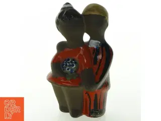 Keramik figur af et par (str. 15 cm)