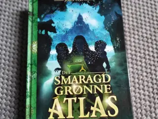 Det Smaragd Grønne Atlas af John Stephens 