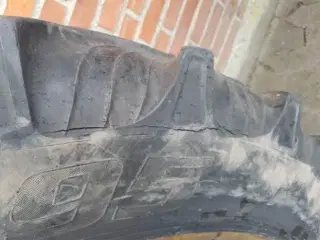 46"   300/95R46