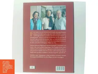 Tre søstre : samtaler mellem dronning Margrethe, prinsesse Benedikte og dronning Anne-Marie af Jon Bloch Skipper (Bog)