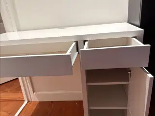 Skrivebord Micke fra Ikea