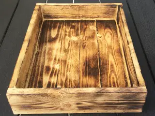 Overflade brændt bakke i genbrugstræ  40 x 30