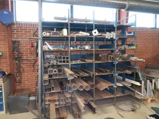 Reolsystem med div. Jern