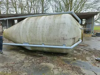 - - - Glasfiber silo, 9 tons med flex snegl
