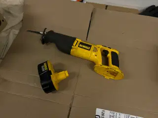 DeWalt 18V Bajonetsav m. batteri