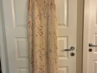 Lang sommerkjole til hverdag og fest