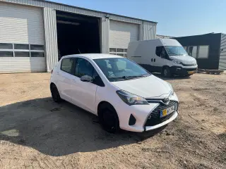 Toyota Yaris van 