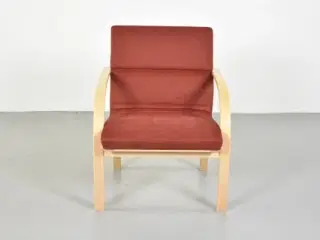 Farstrup loungestol i bøg med rust-rødt polster
