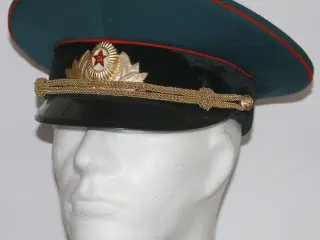 Sovjetisk officerskasket.