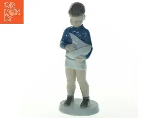 Porcelænsfigur af en dreng fra B&G (str. 18x6 cm)