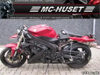 Yamaha YZF-R1