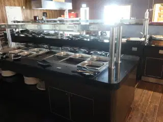 Buffet med endestykke